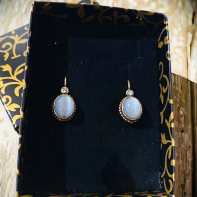 Kolczyki z mosiądzu okrągłe z kamieniem księżycowym