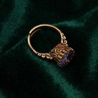Pierścionek z mosiądzu z mistycznym topazem