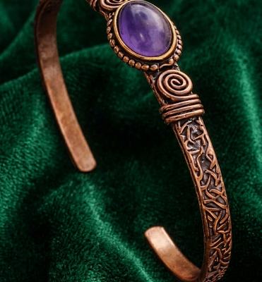 Bransoletka miedziana owalnym z ametystem