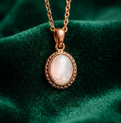 Naszyjnik z miedzi z owalnym kamieniem księżycowym